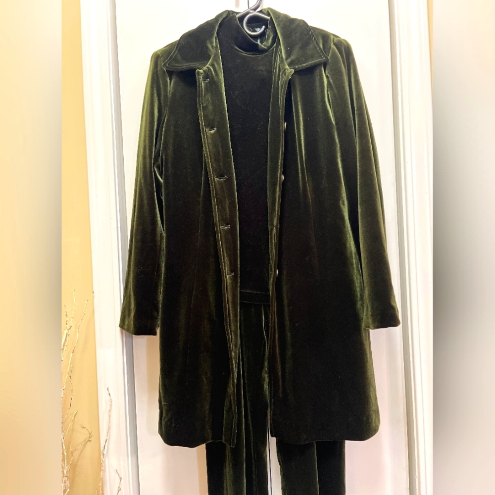 Vintage City Girl by Nancy Bolen 3-Piece Stretch Velvet Set - Forest Green